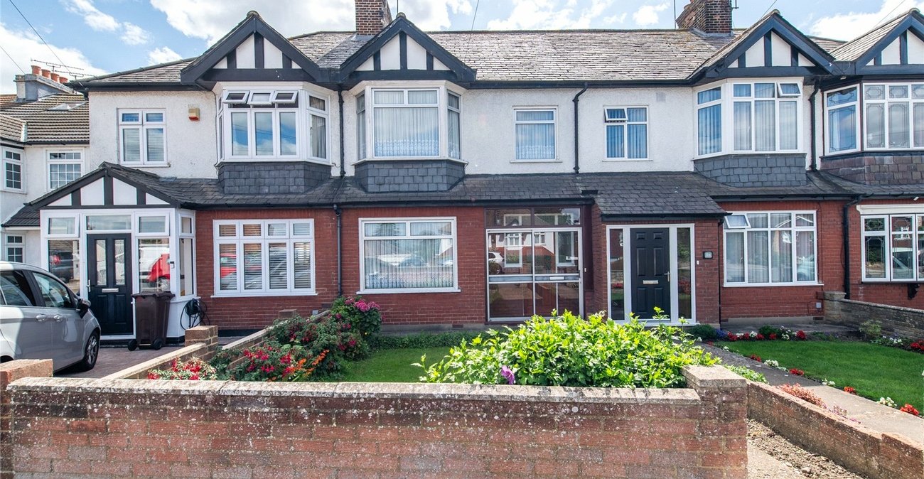 3 bedroom house for sale in Chalk | Robinson Michael & Jackson