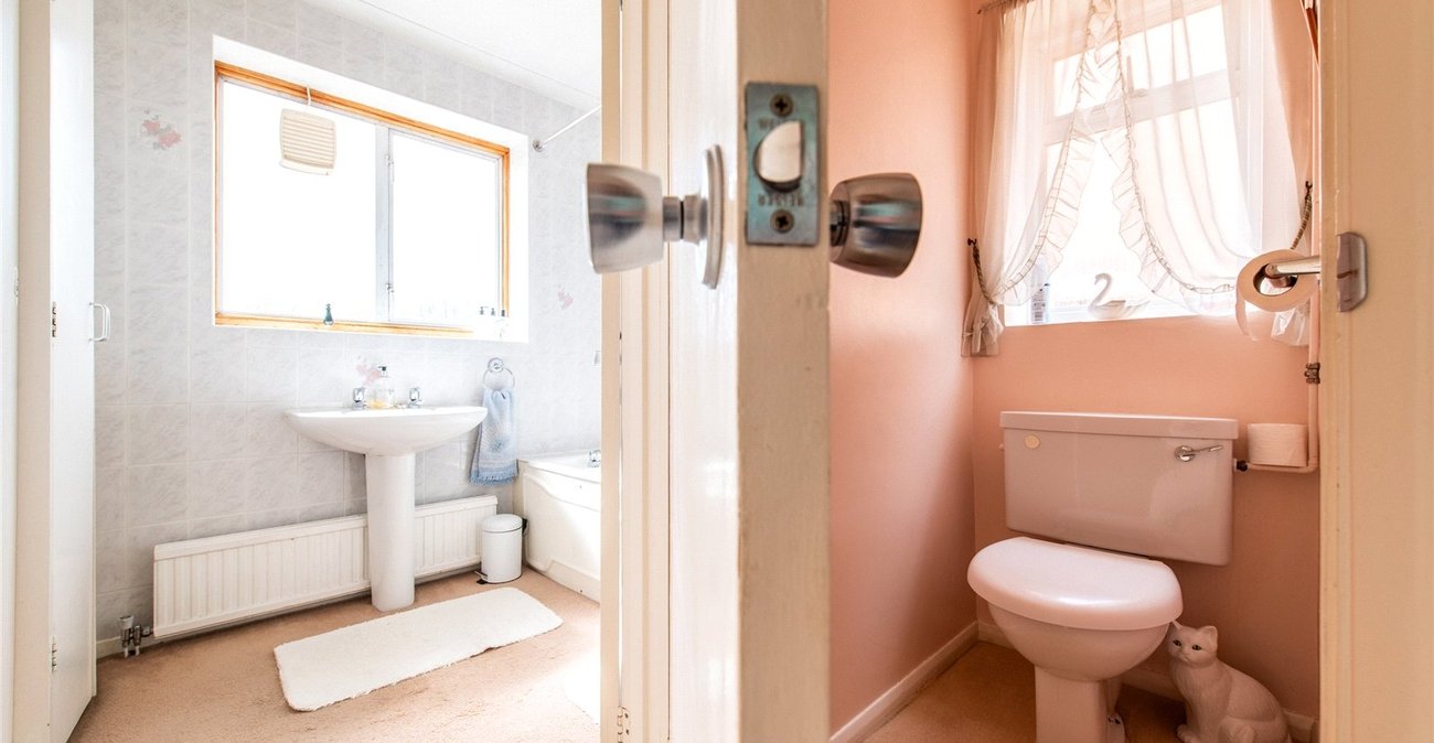 3 bedroom house for sale in Chalk | Robinson Michael & Jackson