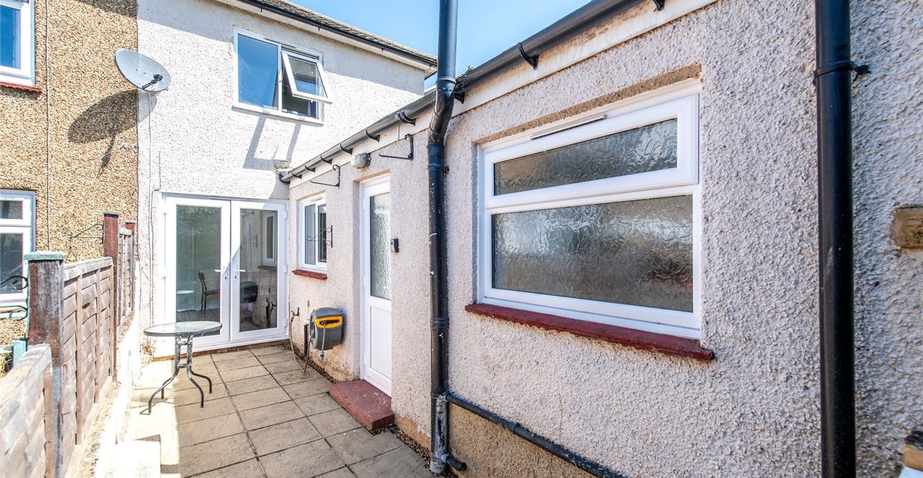2 bedroom house for sale in Lower Higham | Robinson Michael & Jackson