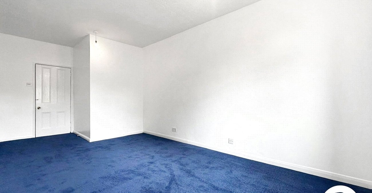 3 bedroom house for sale in London | Robinson Jackson