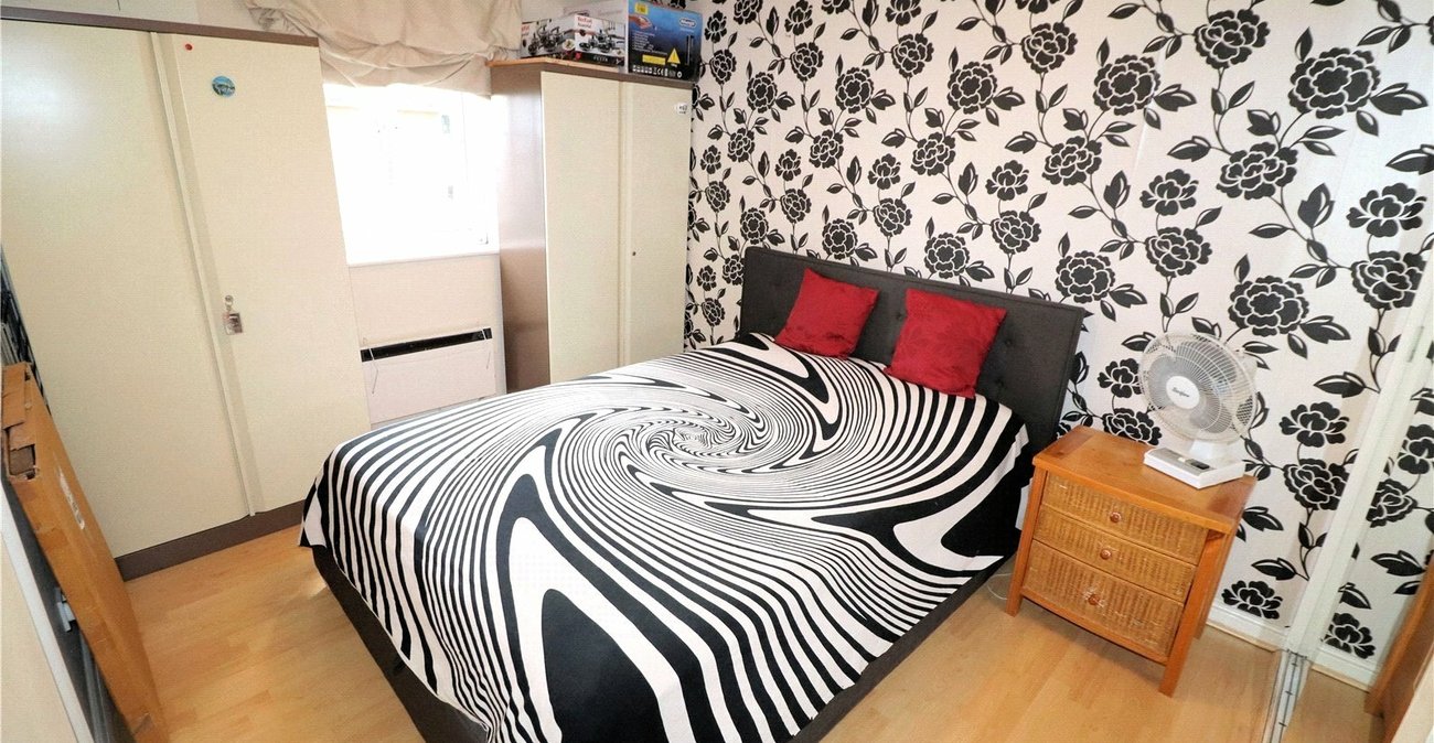 2 bedroom property for sale in Erith | Robinson Jackson