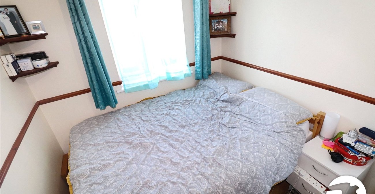 2 bedroom property for sale in Erith | Robinson Jackson