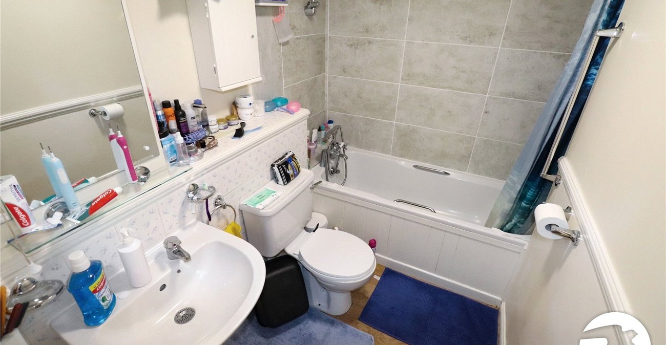 2 bedroom property for sale in Erith | Robinson Jackson