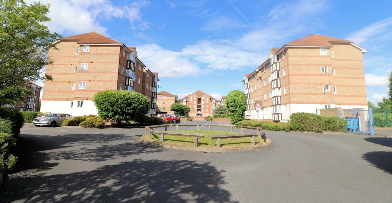 2 bedroom property for sale in Erith | Robinson Jackson