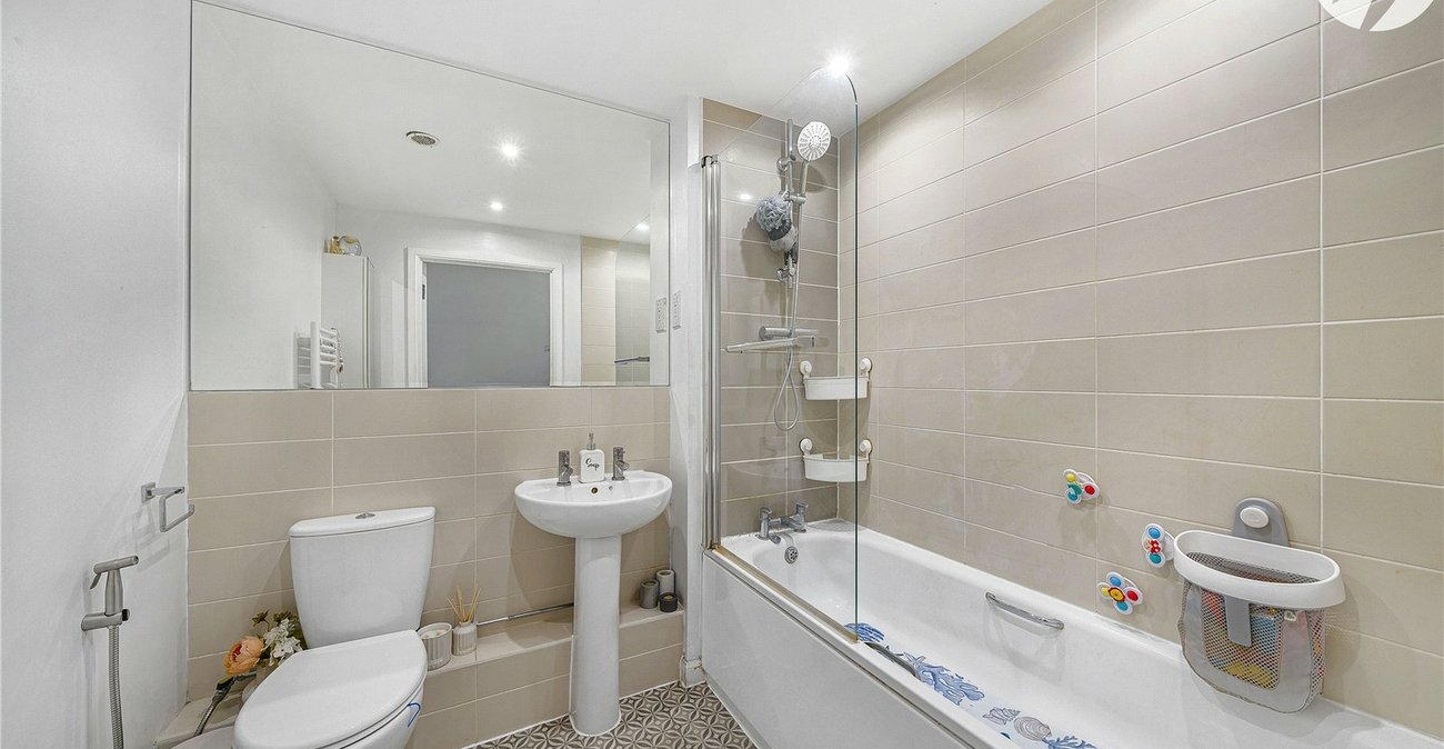 2 bedroom property to rent in Dartford | Robinson Jackson