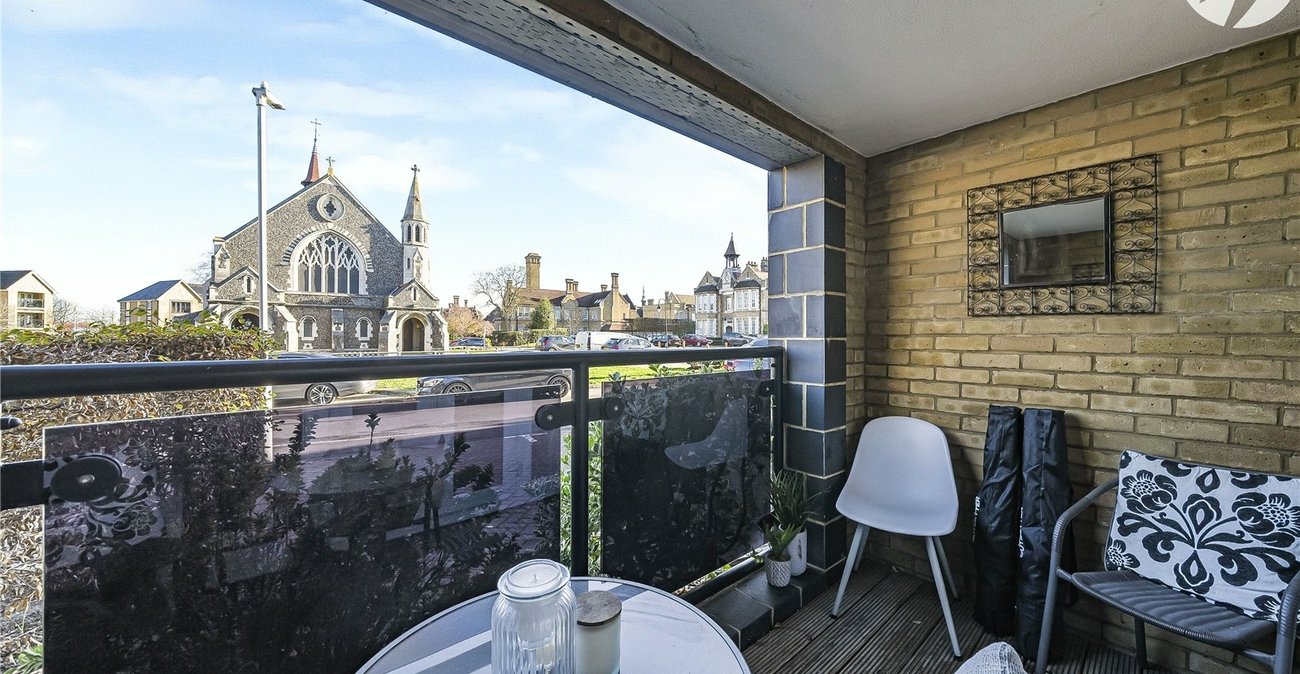 2 bedroom property to rent in Dartford | Robinson Jackson