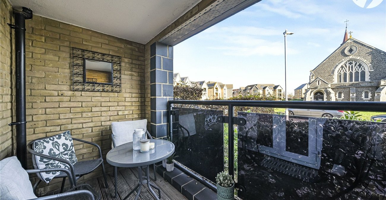 2 bedroom property to rent in Dartford | Robinson Jackson