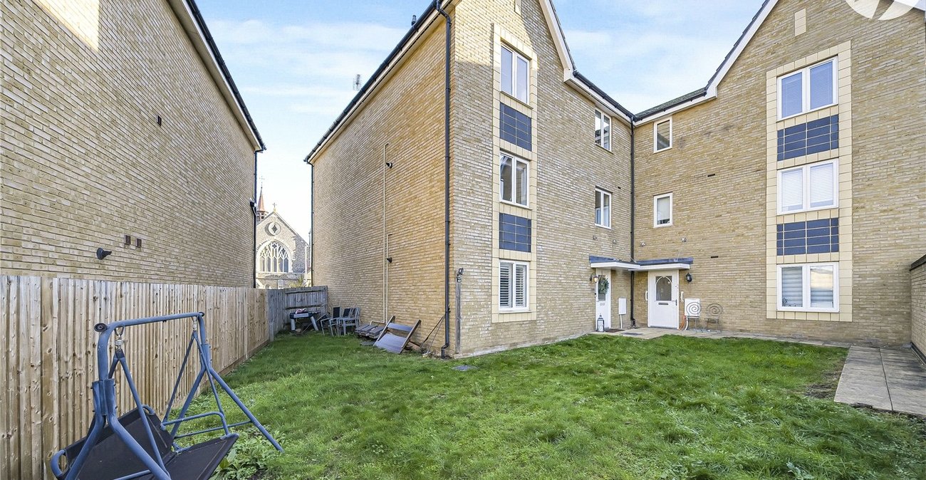 2 bedroom property to rent in Dartford | Robinson Jackson