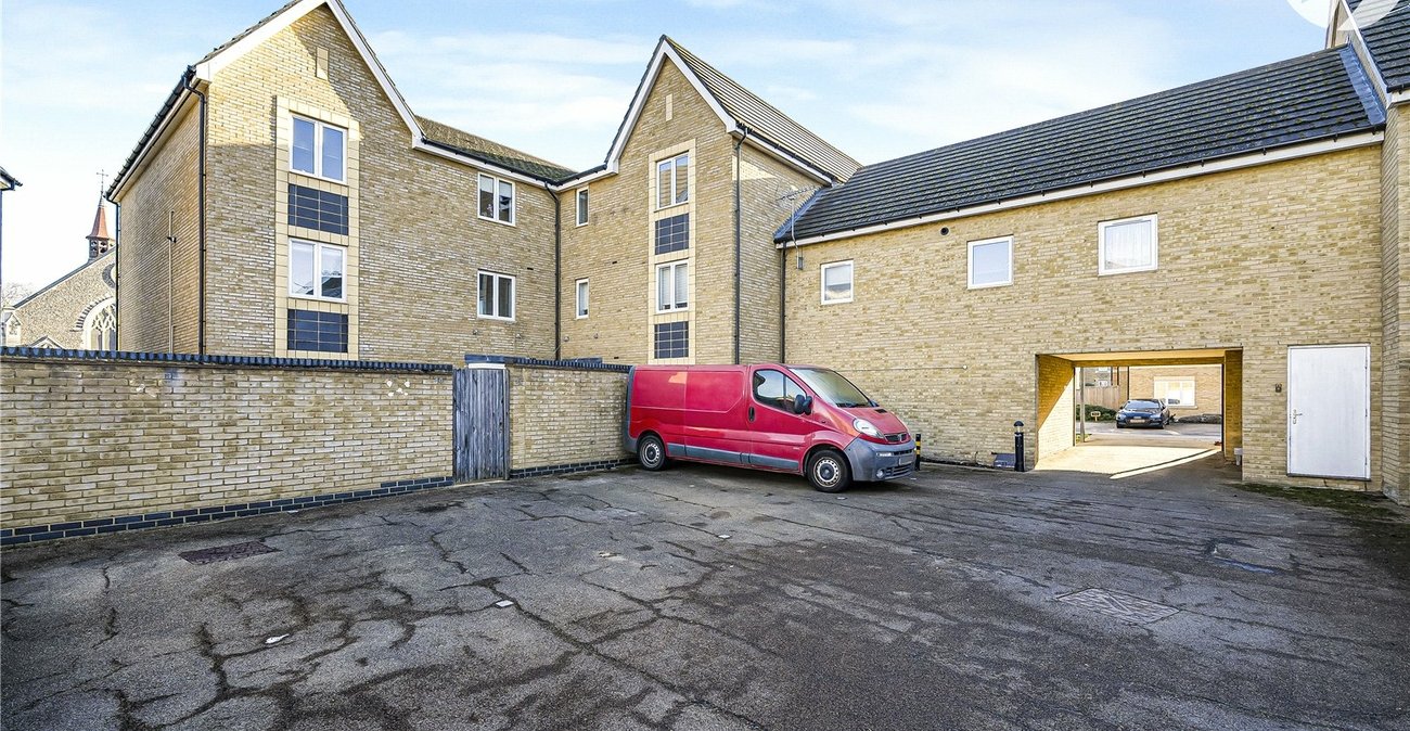 2 bedroom property to rent in Dartford | Robinson Jackson