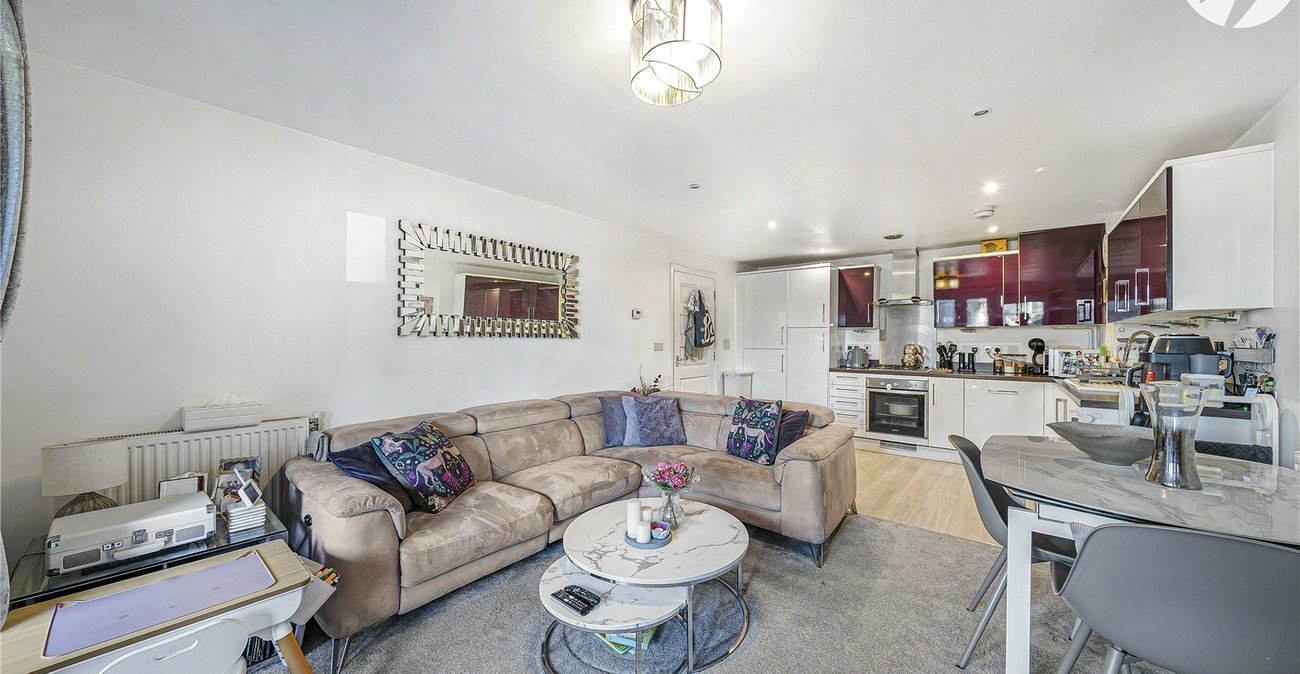 2 bedroom property to rent in Dartford | Robinson Jackson