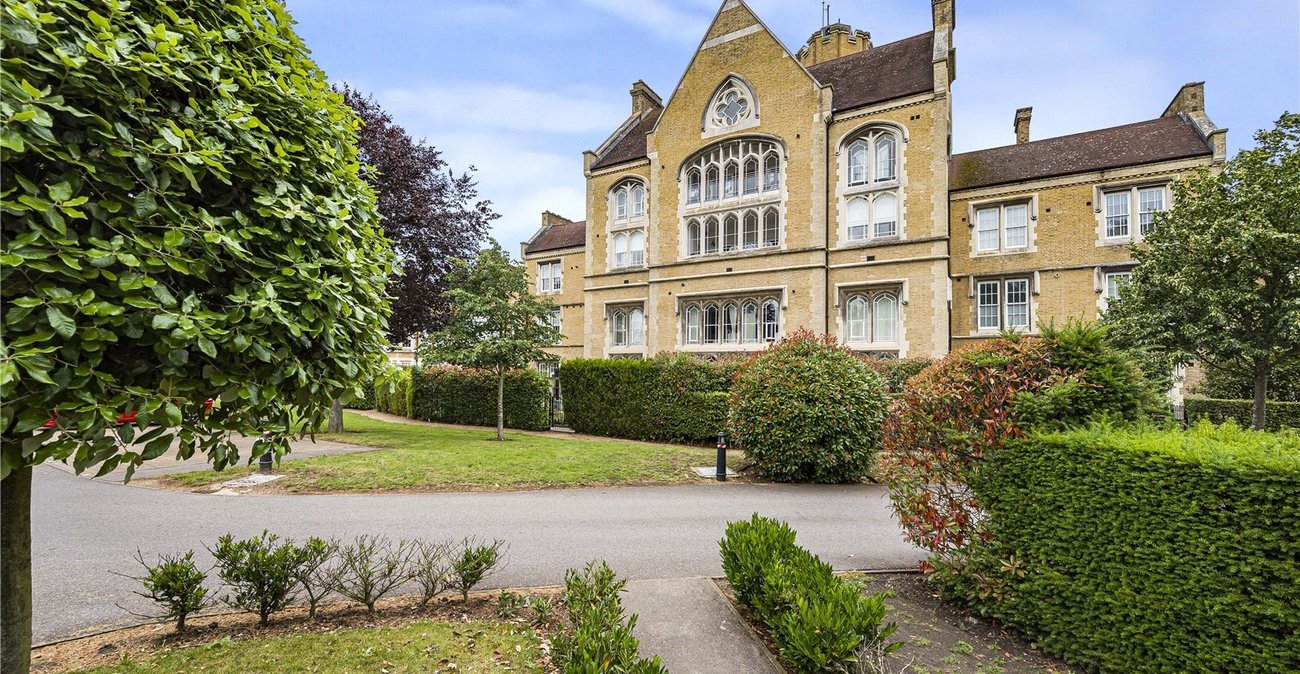 3 bedroom property for sale in Dartford | Robinson Jackson