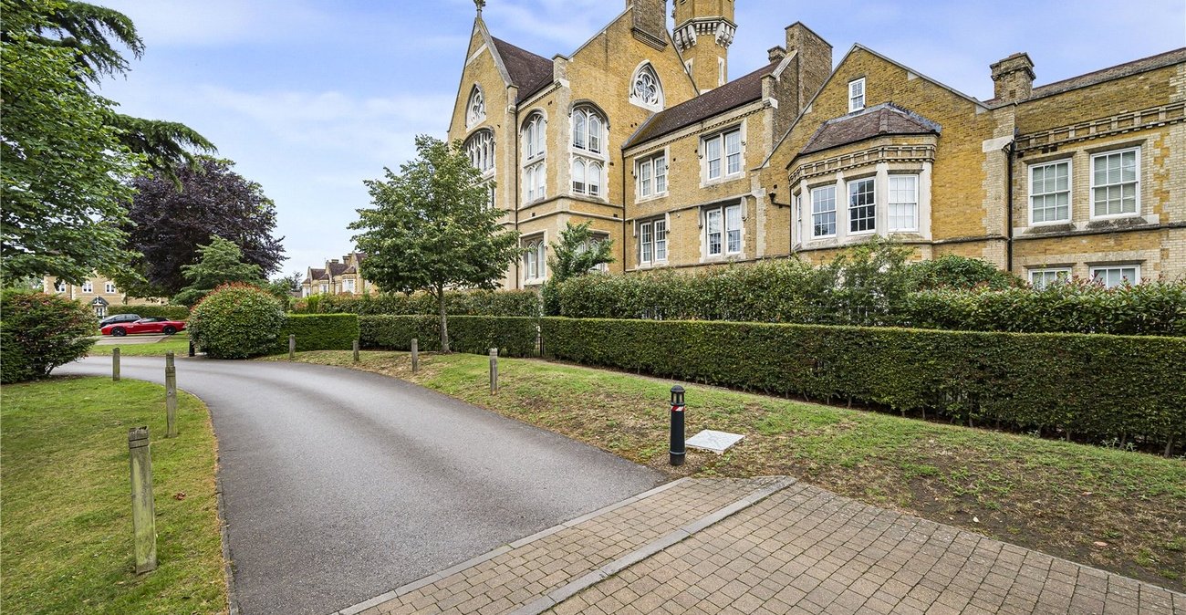 3 bedroom property for sale in Dartford | Robinson Jackson