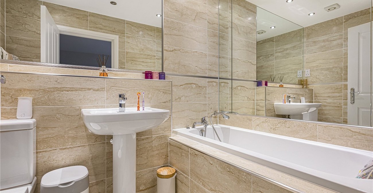 3 bedroom property for sale in Dartford | Robinson Jackson