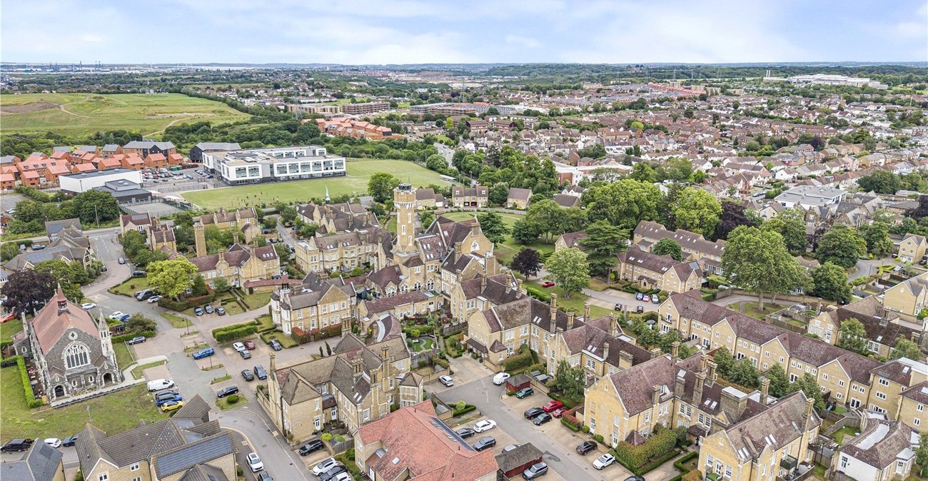 3 bedroom property for sale in Dartford | Robinson Jackson