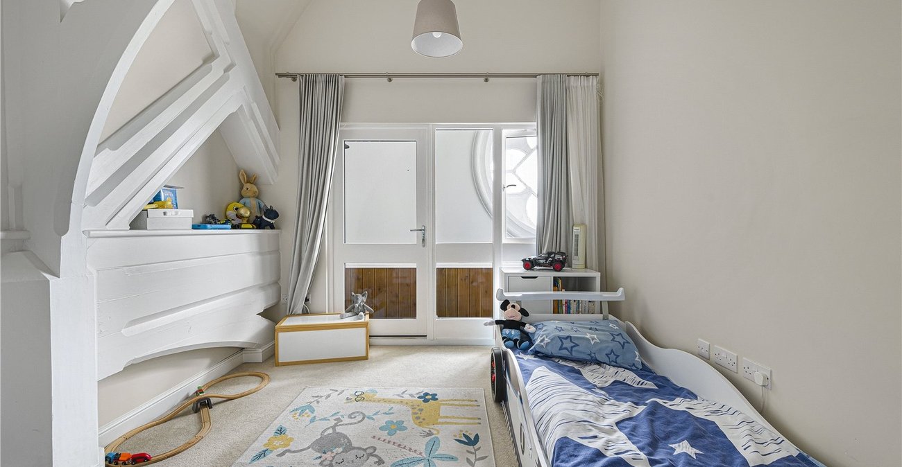 3 bedroom property for sale in Dartford | Robinson Jackson