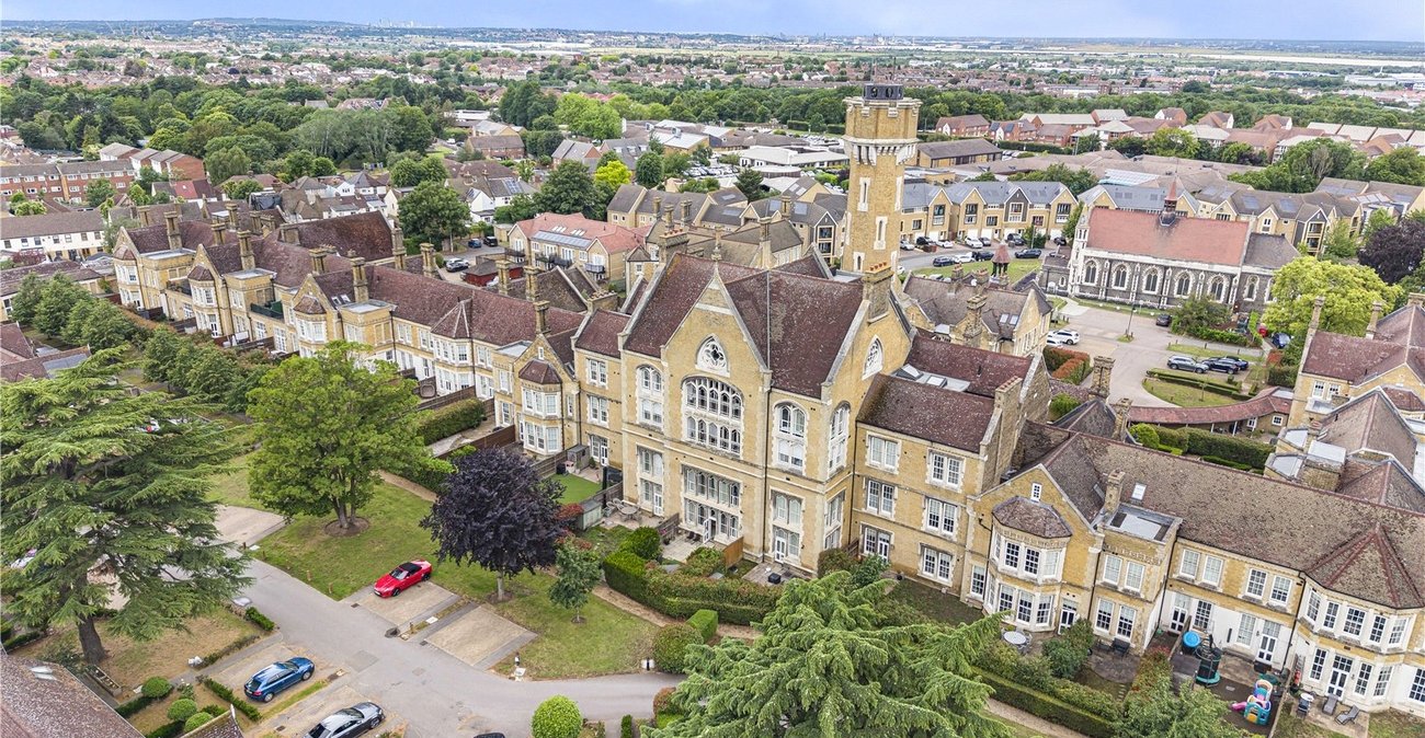 3 bedroom property for sale in Dartford | Robinson Jackson
