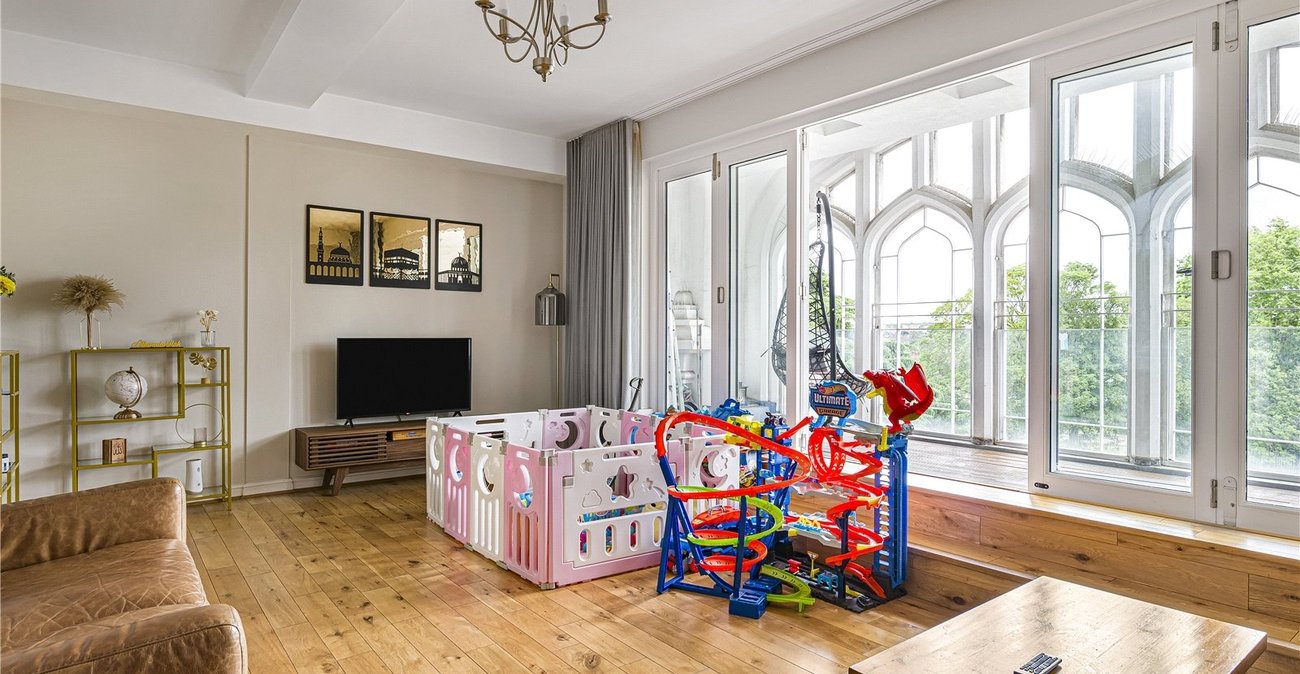 3 bedroom property for sale in Dartford | Robinson Jackson