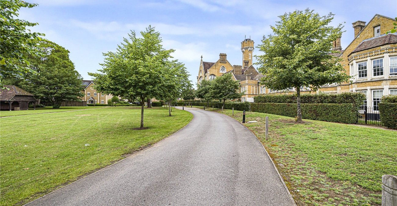 3 bedroom property for sale in Dartford | Robinson Jackson