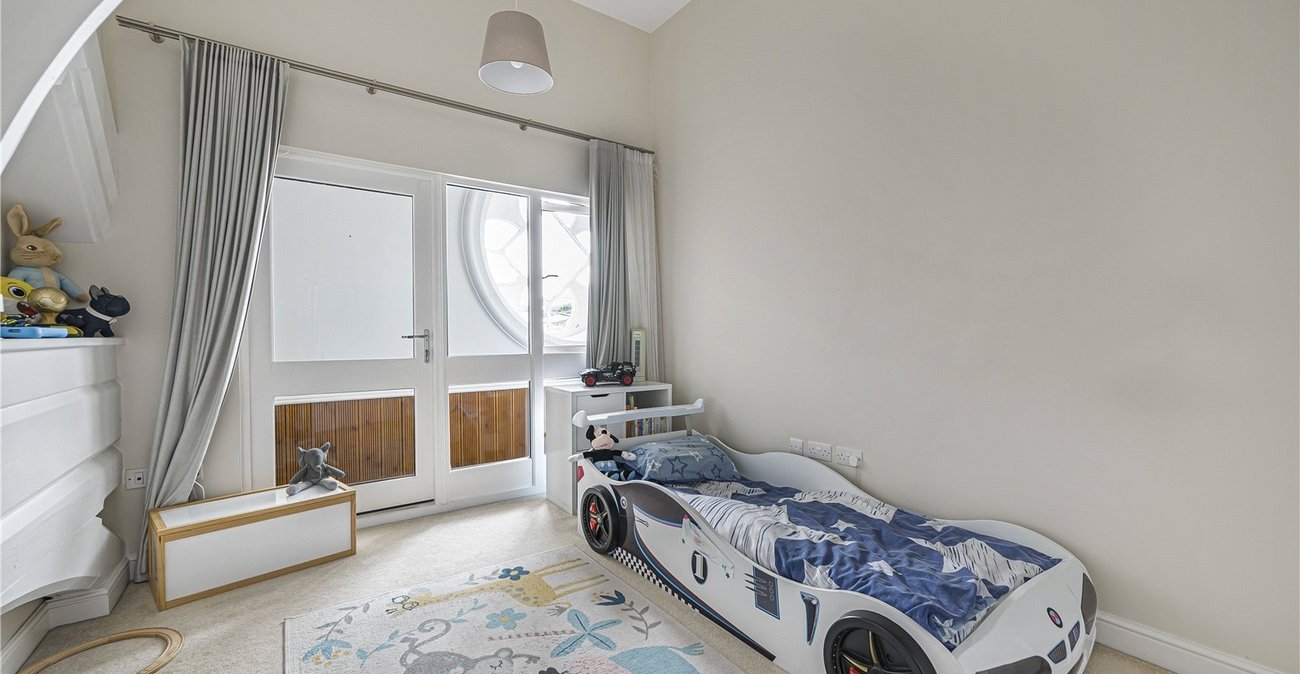 3 bedroom property for sale in Dartford | Robinson Jackson