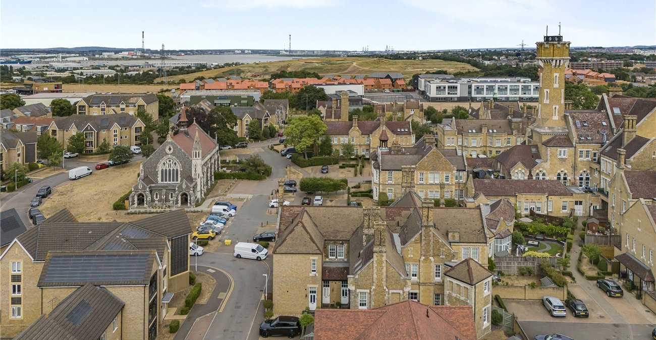 2 bedroom house for sale in Dartford | Robinson Jackson