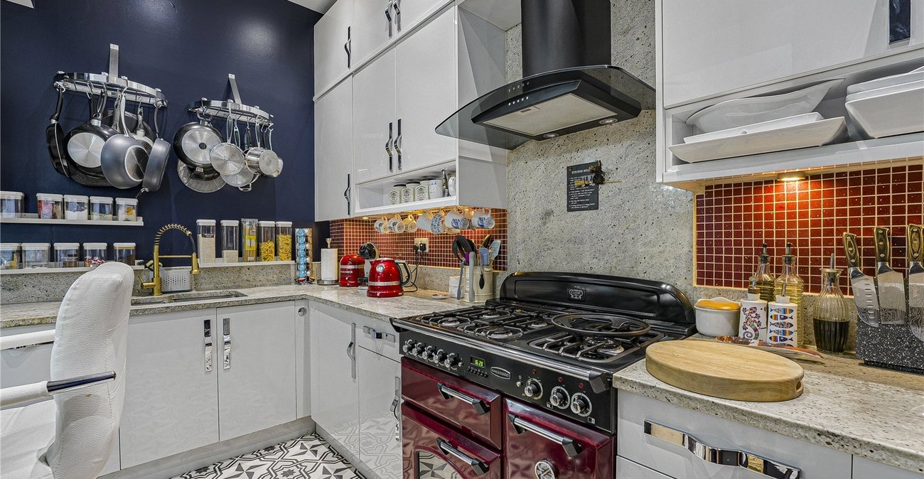 2 bedroom house for sale in Dartford | Robinson Jackson