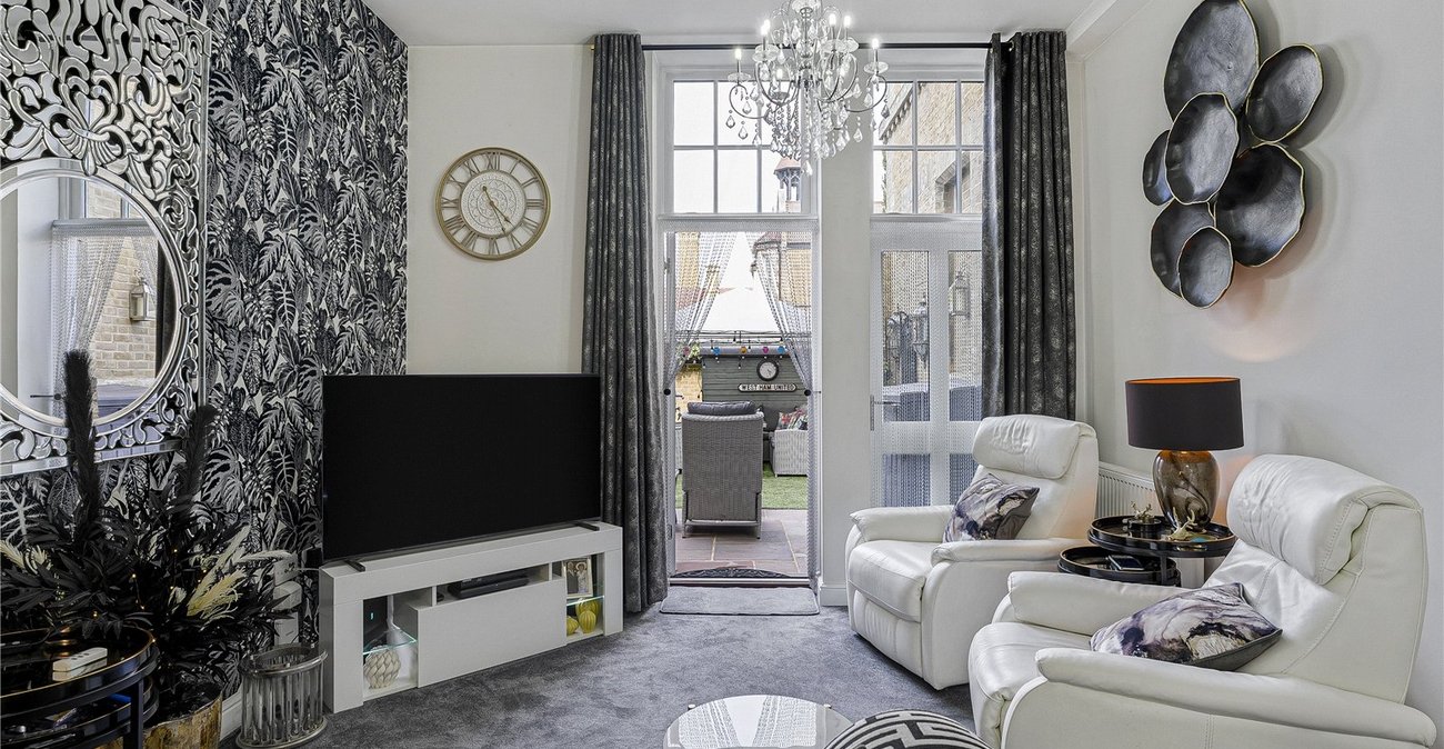 2 bedroom house for sale in Dartford | Robinson Jackson