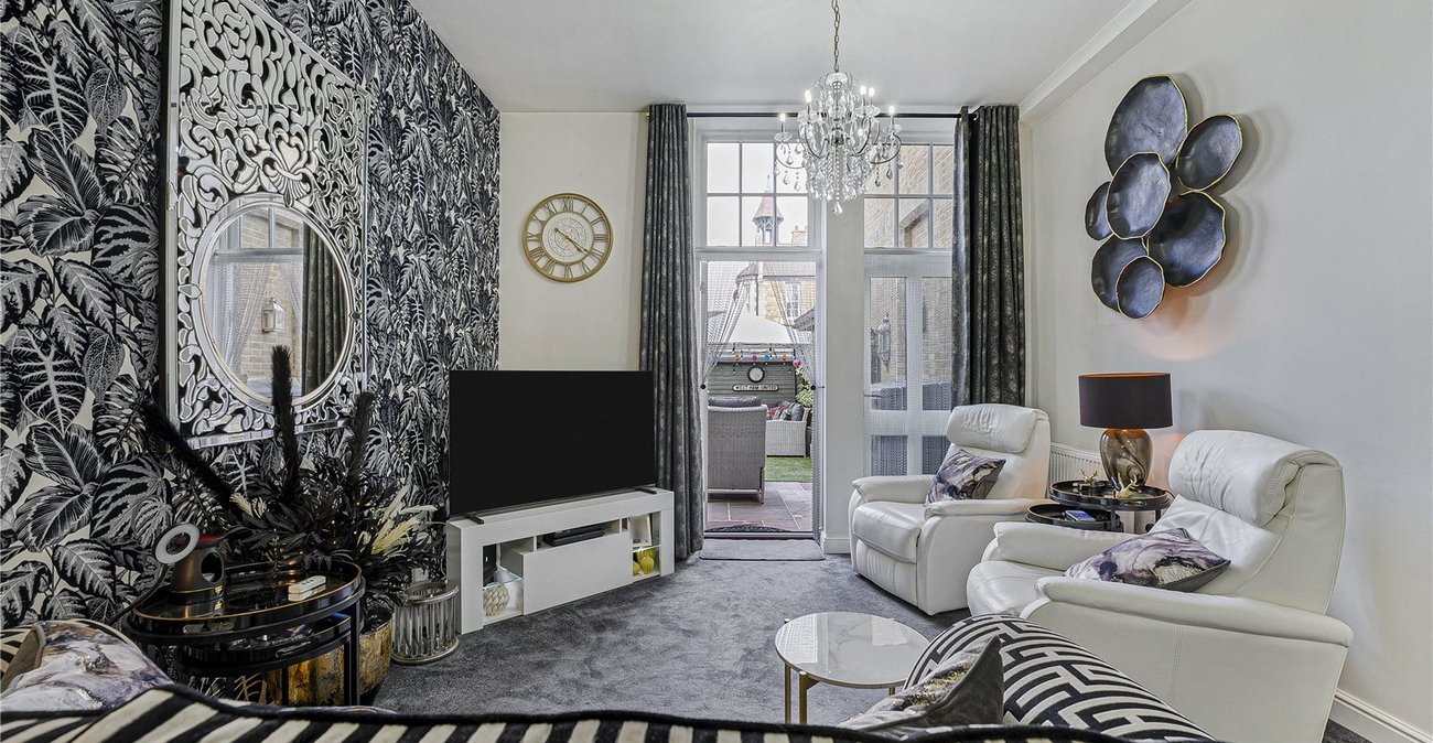 2 bedroom house for sale in Dartford | Robinson Jackson
