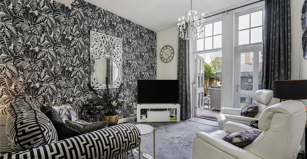 2 bedroom house for sale in Dartford | Robinson Jackson