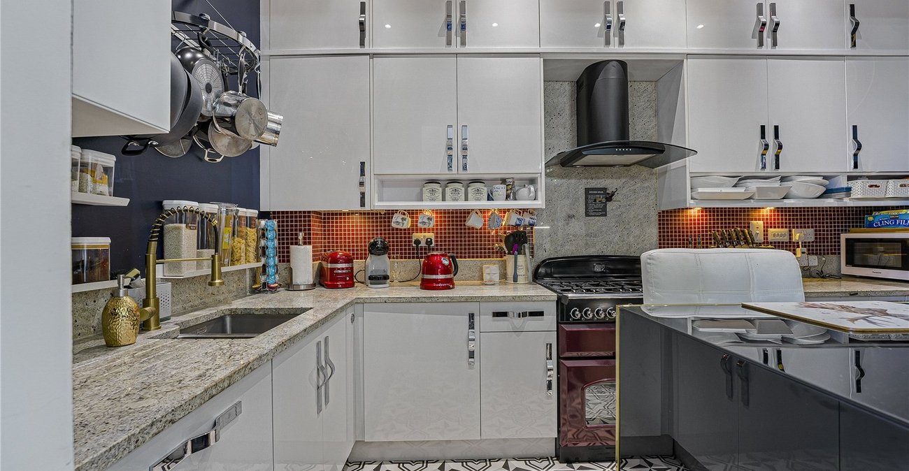 2 bedroom house for sale in Dartford | Robinson Jackson