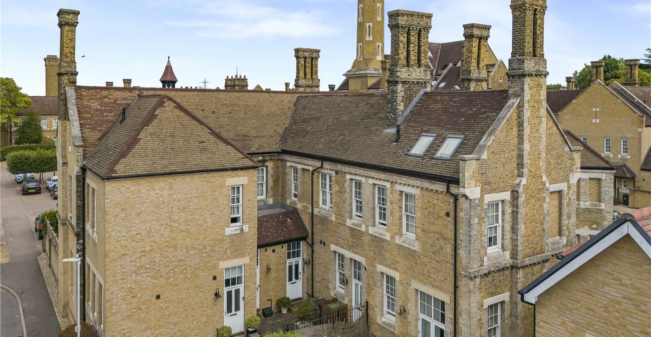 2 bedroom house for sale in Dartford | Robinson Jackson