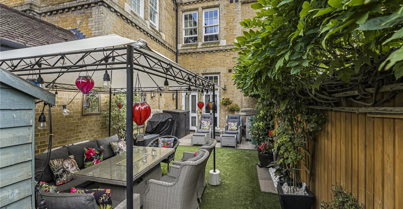 2 bedroom house for sale in Dartford | Robinson Jackson