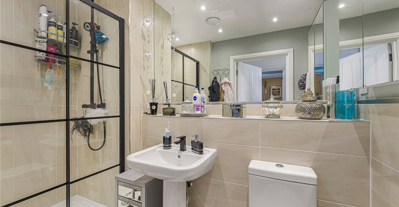 2 bedroom house for sale in Dartford | Robinson Jackson