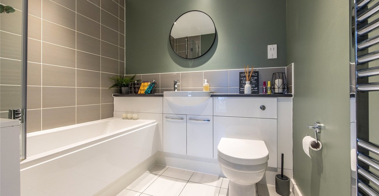 2 bedroom property for sale in Allington | Robinson Michael & Jackson
