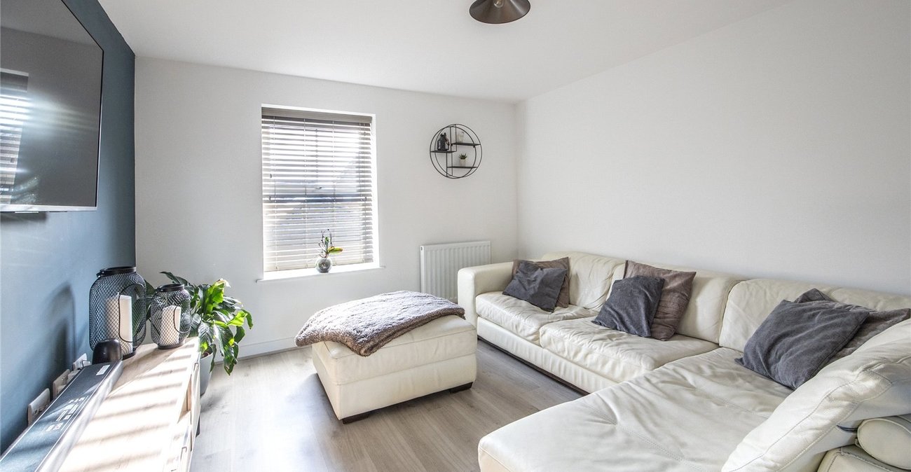 2 bedroom property for sale in Allington | Robinson Michael & Jackson