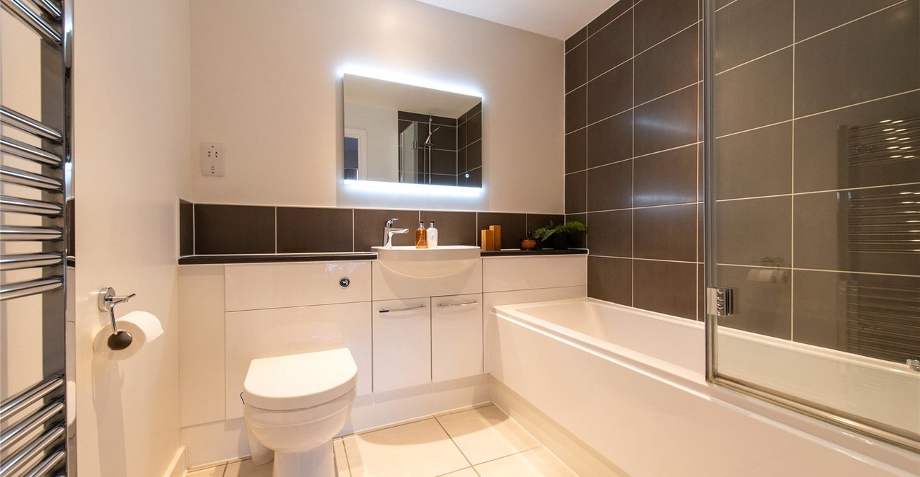 2 bedroom property for sale in Allington | Robinson Michael & Jackson