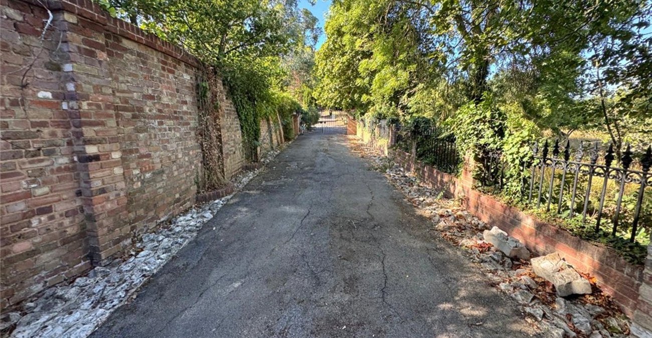 7 bedroom house for sale in Orpington | Robinson Jackson