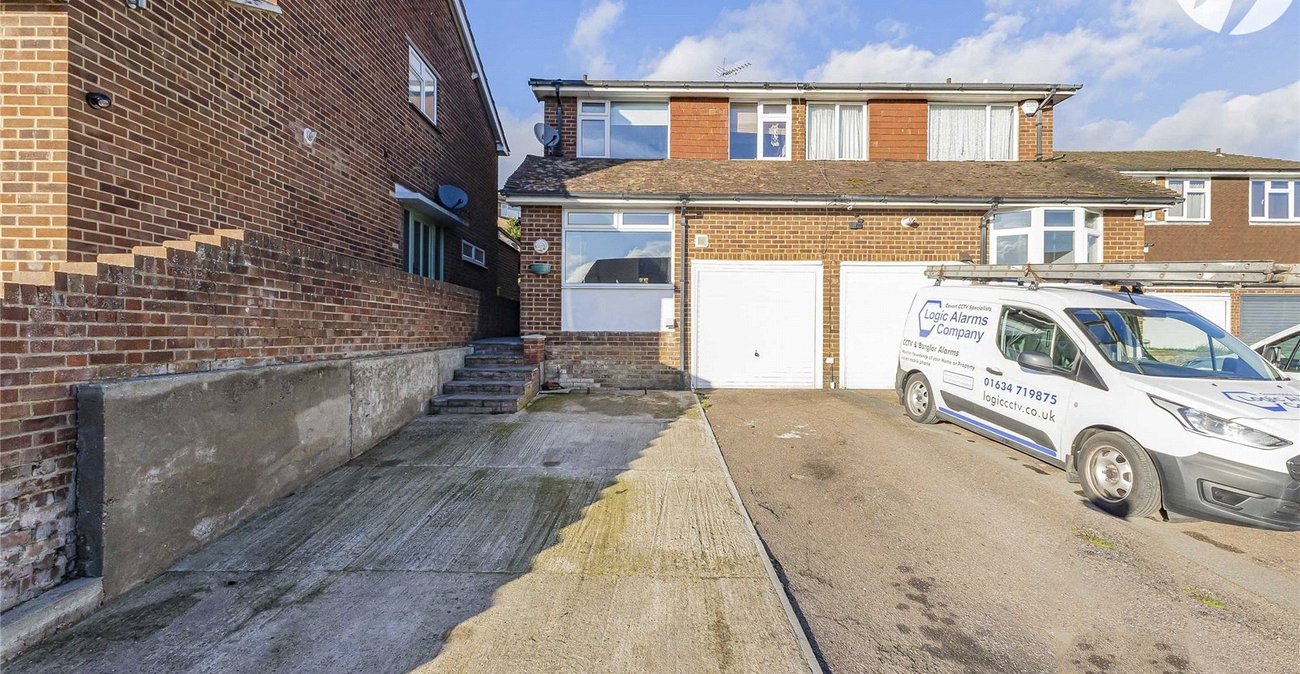 3 bedroom house for sale in Cuxton | Robinson Michael & Jackson