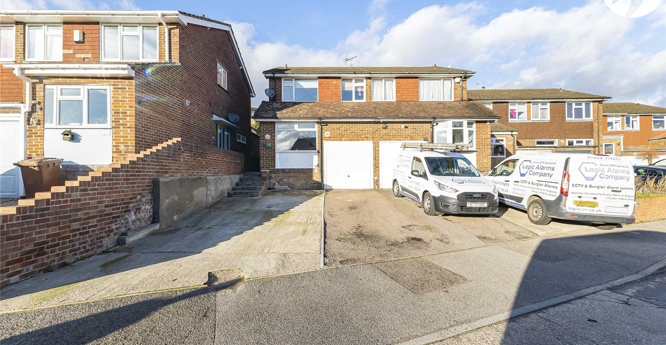 3 bedroom house for sale in Cuxton | Robinson Michael & Jackson