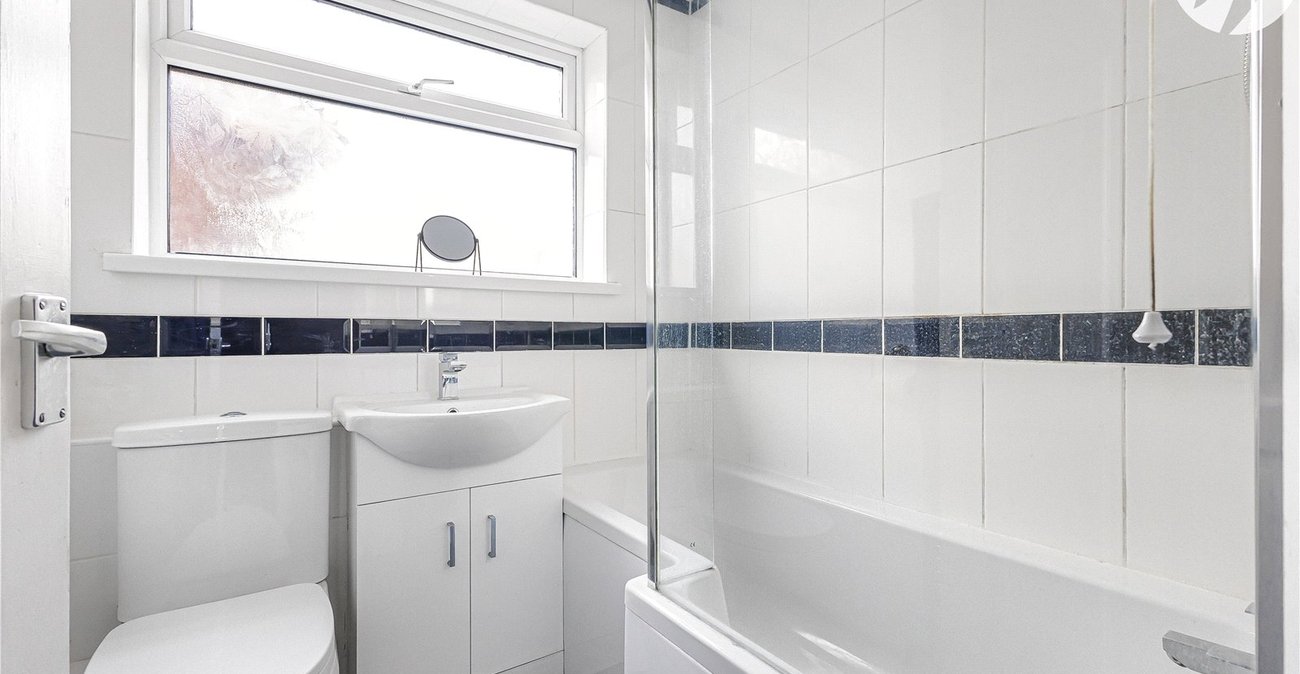 3 bedroom house for sale in Cuxton | Robinson Michael & Jackson