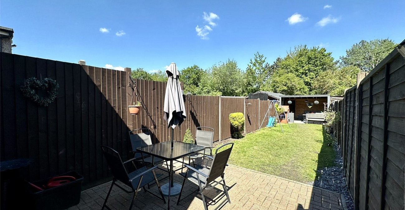 2 bedroom house for sale in Greenhithe | Robinson Jackson