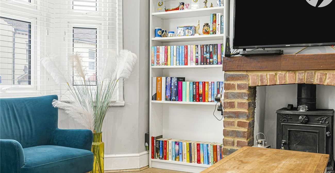 2 bedroom house for sale in Greenhithe | Robinson Jackson