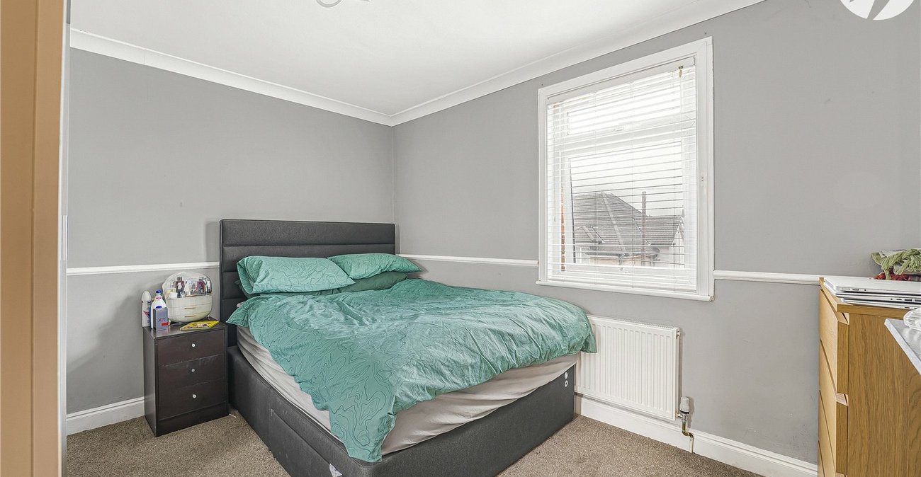 2 bedroom house for sale in Greenhithe | Robinson Jackson