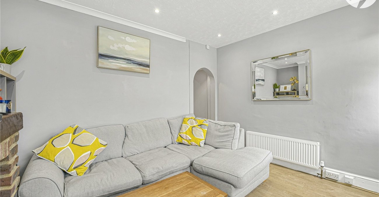 2 bedroom house for sale in Greenhithe | Robinson Jackson