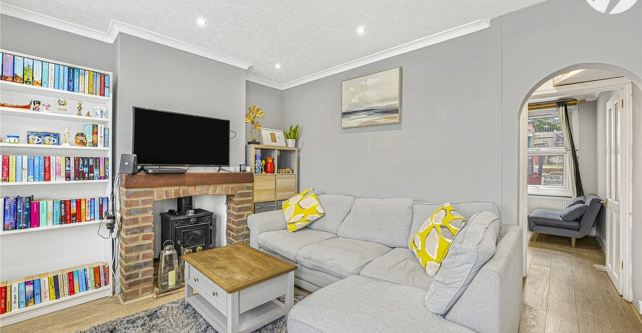 2 bedroom house for sale in Greenhithe | Robinson Jackson