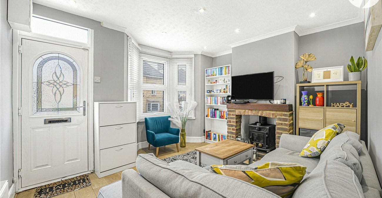 2 bedroom house for sale in Greenhithe | Robinson Jackson