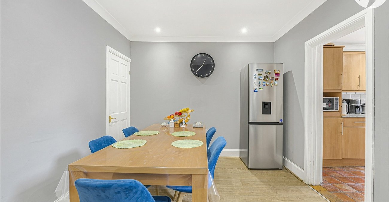 2 bedroom house for sale in Greenhithe | Robinson Jackson