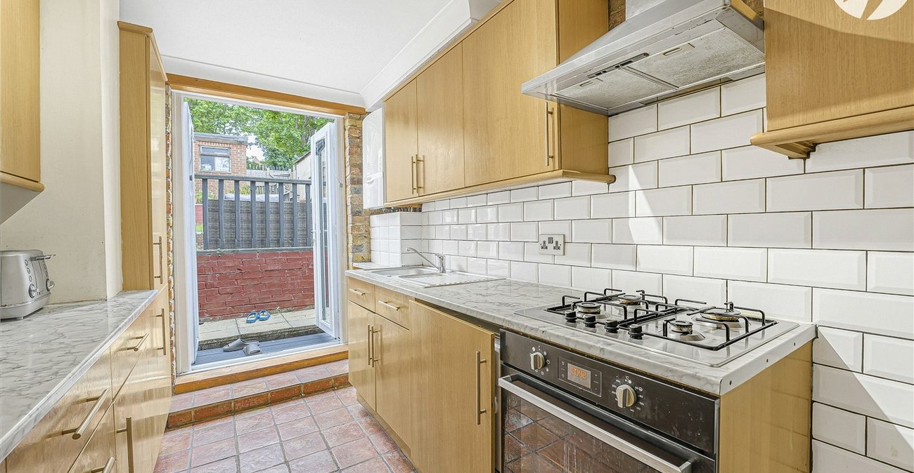 2 bedroom house for sale in Greenhithe | Robinson Jackson