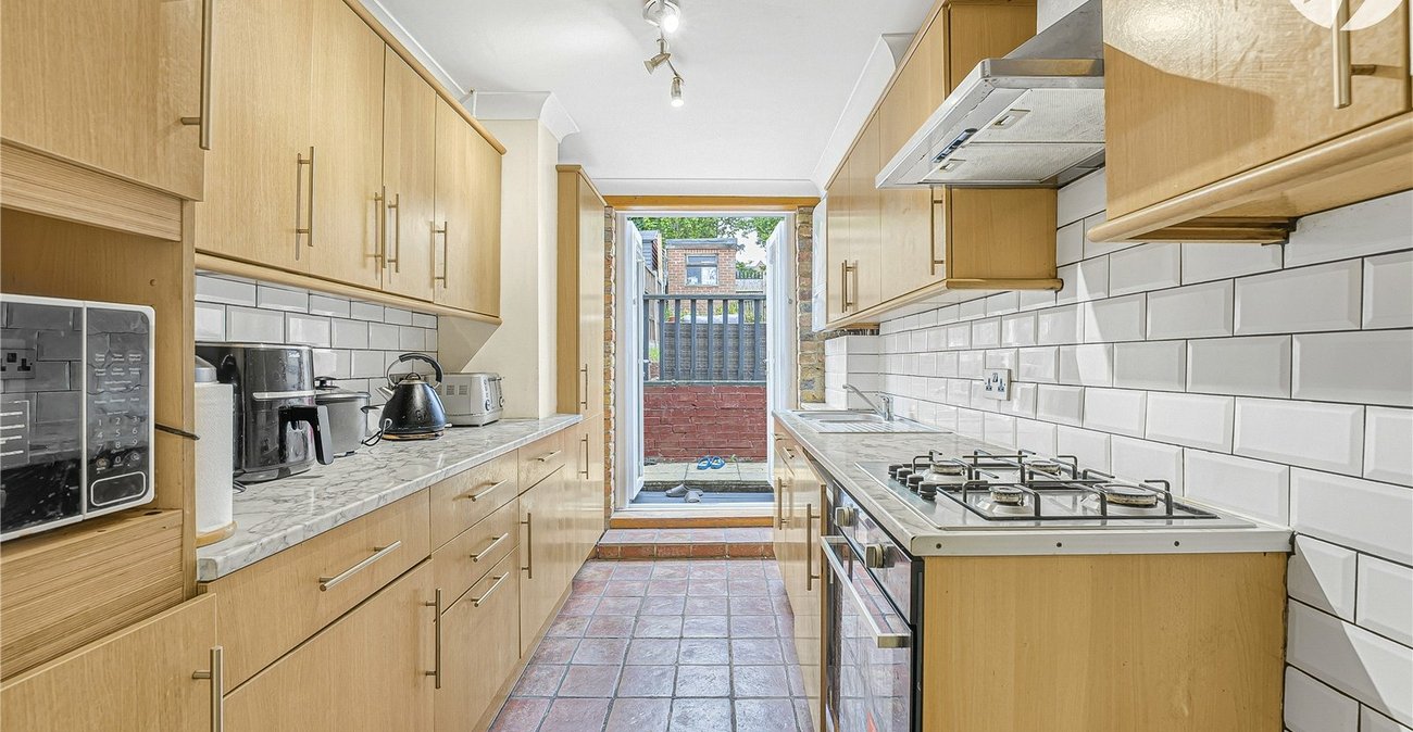 2 bedroom house for sale in Greenhithe | Robinson Jackson