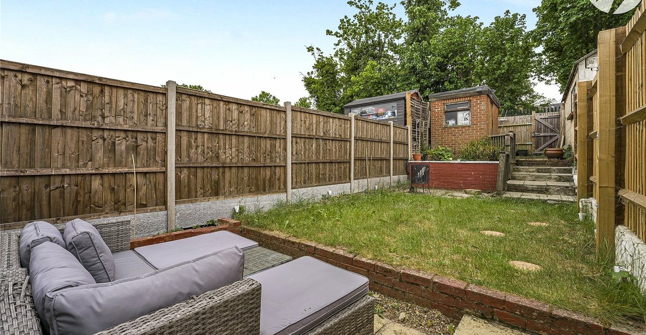 2 bedroom house for sale in Greenhithe | Robinson Jackson