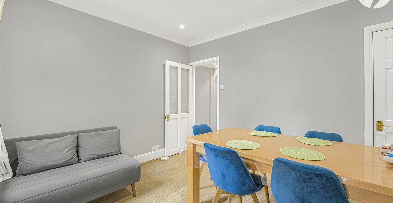 2 bedroom house for sale in Greenhithe | Robinson Jackson